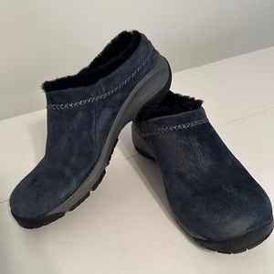 Merrell Encore Ice 4 Womens Size 10, EUR 41 Slip On suede Beautiful condition